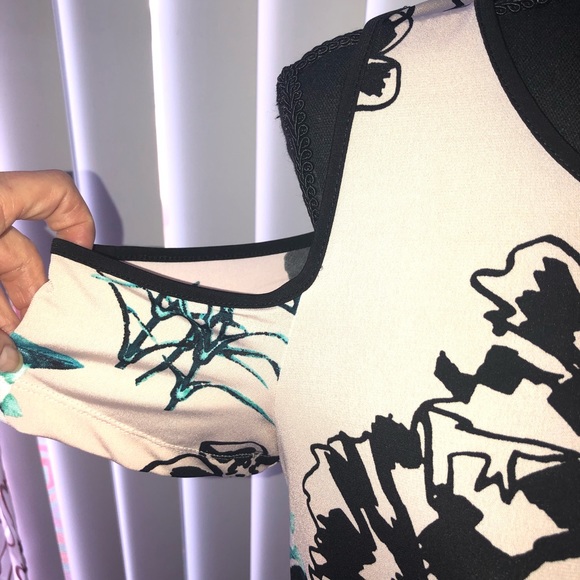 BEIGE BY ECI - M COLD SHOULDER FLORAL DRESS - Picture 3 of 7